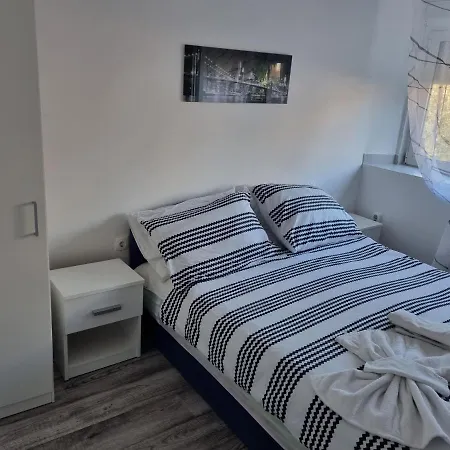 Roki & Diva Guest house