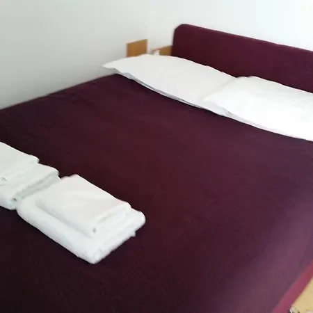 Roki & Diva (adults Only) Gæstehus