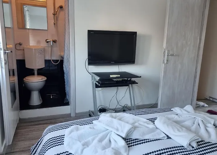 Roki & Diva Guest house