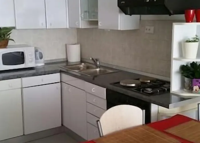 Roki & Diva Guest house 2*