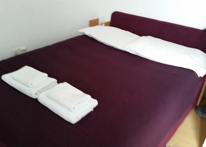 Roki & Diva Guest house