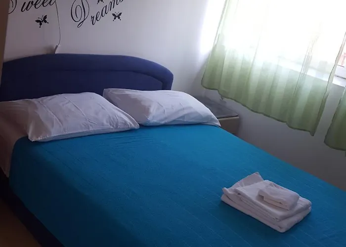 Roki & Diva 2* Zadar