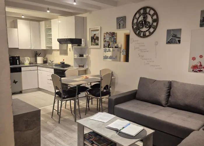 Roki & Diva Guest house 2*