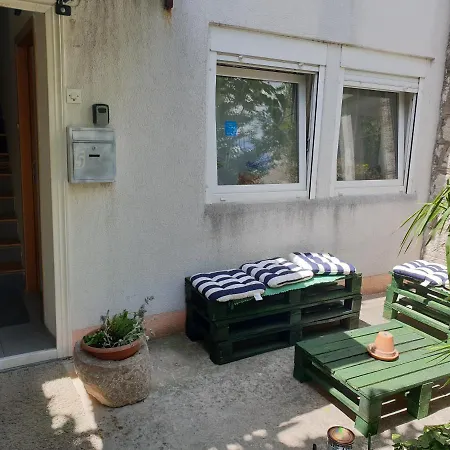 Roki & Diva (adults Only) Гостевой дом