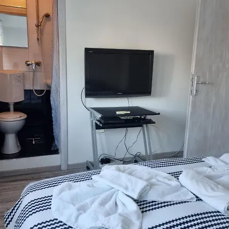 Roki & Diva (adults Only) Гостевой дом