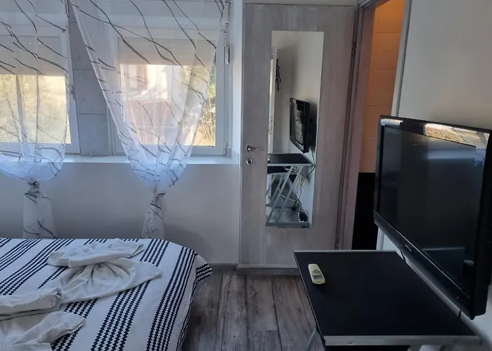 Roki & Diva (adults Only) Задар